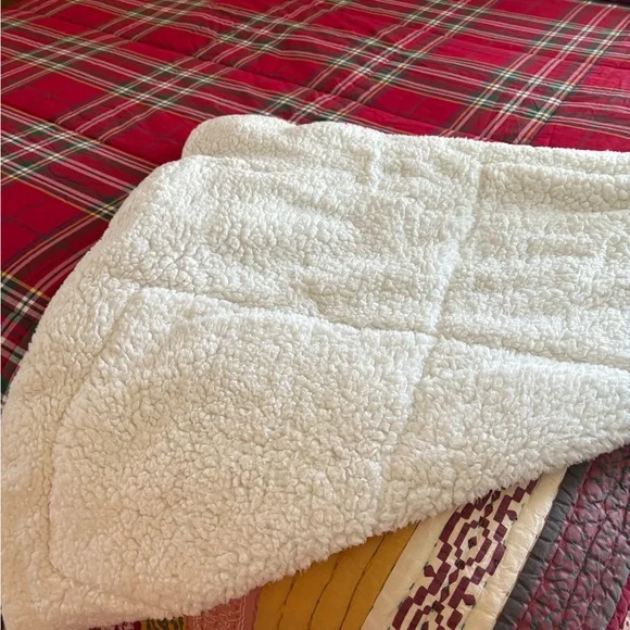 Pottery Barn Stewart Red Plaid Comforter and Shams with Shearling Backing. - Picture 4 of 9